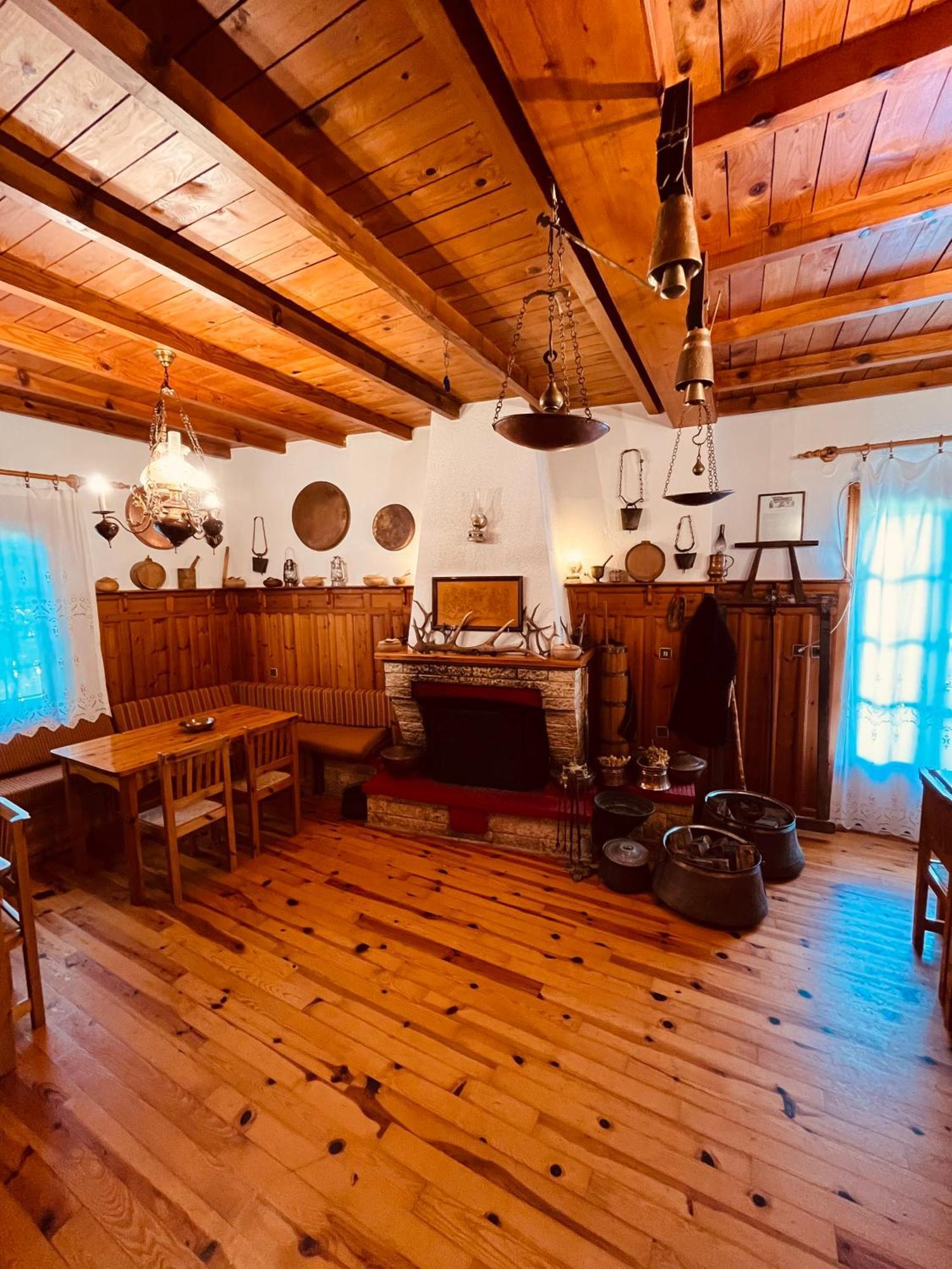 9Mouses Chasiotis Guest House Ampelakia 외부 사진